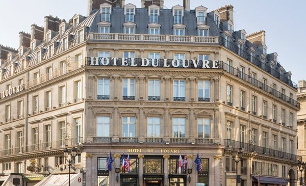 Paris : Hyatt Hotels partenaire de l'école Comondo pour la rénovation de l'Hôtel du Louvre