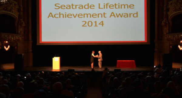 Seatrade Med 2014 : Jacques Truau reçoit le Prix d'Honneur du Seatrade Insider