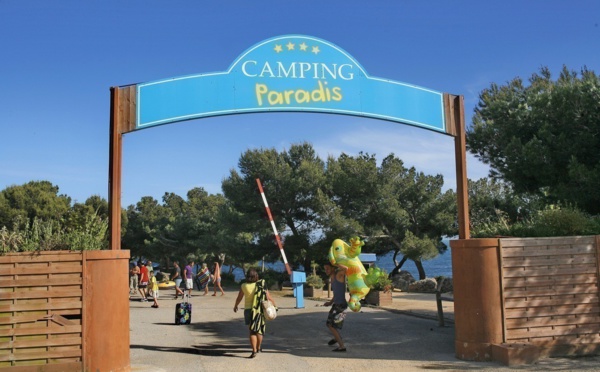 Une franchise qui s'appuie sur le succès de la série de TF1 (©Camping Paradis)