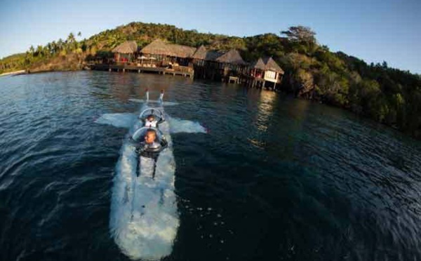 Fidji : le Resort Laucala Island propose une balade en sous-marin !