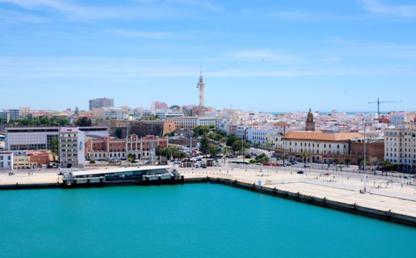 Découvrez la magie de Cadix : Une escapade envoûtante entre histoire, plages et charme andalou