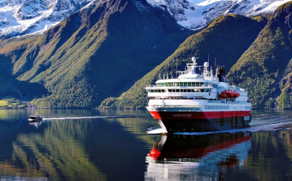 Hurtigruten Expeditions devient HX