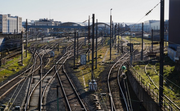 Grève à Noël : les syndicats de la SNCF mettent la pression sur la direction dans le cadre des NAO - Depositphotos.com Auteur spech