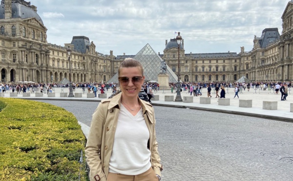 Daniela Mihalic Durica (ici, au Louvre, à Paris) dirige d'Office de tourisme de la Croatie en France depuis 2014 (© DR)
