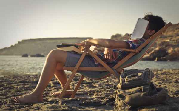 Pour nombre de chercheurs, il serait inutile de prendre de trop longues vacances pour être "rassasié". Car, au bout d’un certain temps, nous atteignons notre "point de béatitude" - DR : DepositPhotos.com, olly18