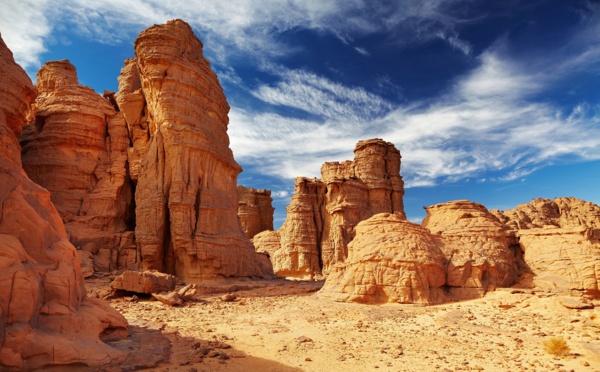 Si le désert est devenu au fil du temps un tropisme touristique, c’est parce que plus que tout autre, il demeure un paysage foncièrement esthétique, préservé en grande partie des excès de notre modernité. Depositphotos.com  Auteur muha04