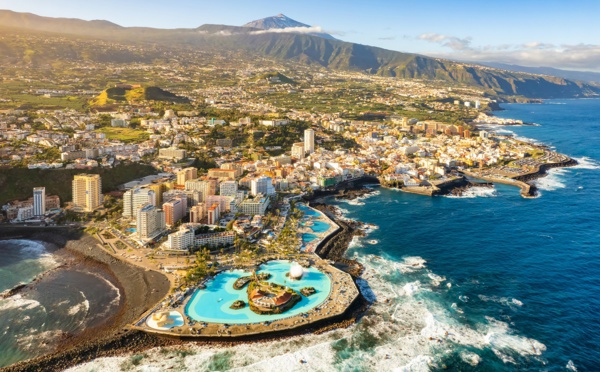 Décidés à en finir avec la razzia touristique subie par les Canaries dès les années cinquante, qui ont transformé, tout le monde le sait, la destination en destination vedette, certes, mais surtout en une sorte d’épouvantail à touristes - Depositphotos.com  Author mazzzur