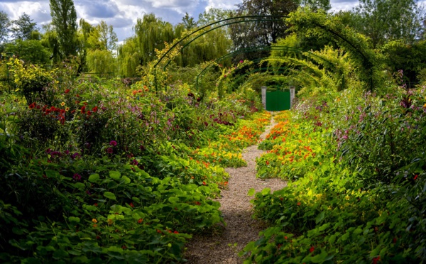 Allée des Fleurs dans le Jardin de Monet à Giverny - Depositphotos.com Auteur massimosanti