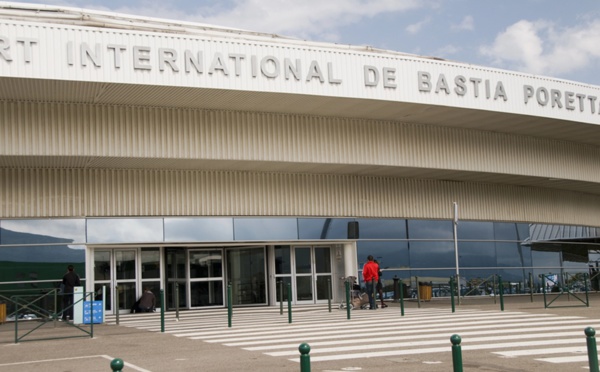 Grève Corse  : bateaux, avions paralysés... "c'est le binz total"