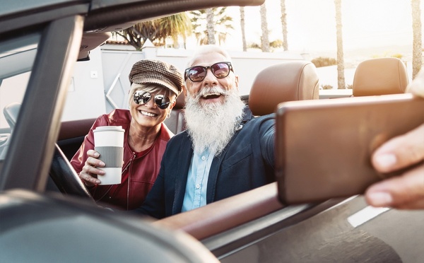 Tourisme des seniors : ces nouvelles tendances qui révolutionnent le marché