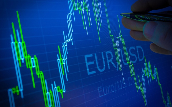 L’euro joue les valeurs refuges, le dollar en perte de confiance [ABO]