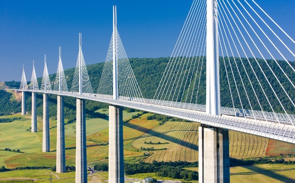 Road trip en Aveyron : 4 étapes entre viaduc, art et savoir-faire artisanal - Depositphotos.com  Auteur phb.cz