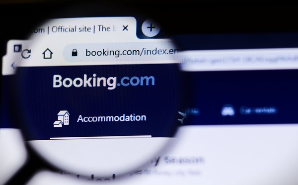 L'action contre Booking dénonce des "commissions excessives" - Depositphotos @postmodernstudio