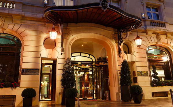 Le Royal Monceau - Raffles Paris vient de se boir réattribuer la distinction "palace"(© KovalenkovPetr/Deposit Photos)
