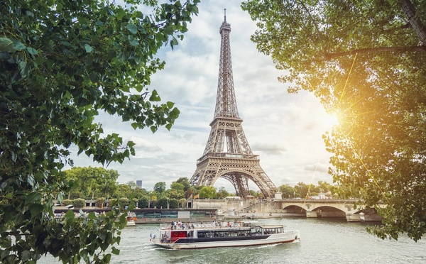 Batobus a lancé son premier bateau hybride sur la Seine - Depositphotos @rclassenlayouts