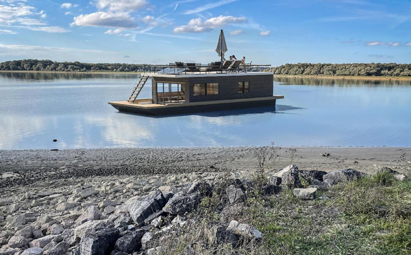 Flotyll inaugure ses premiers lodges flottants sur le lac du Der
