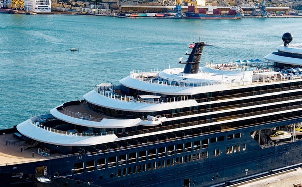 58 navires livrés d’ici 2036 : la croisière monte en gamme ! @DepositPhotos- chrisart8