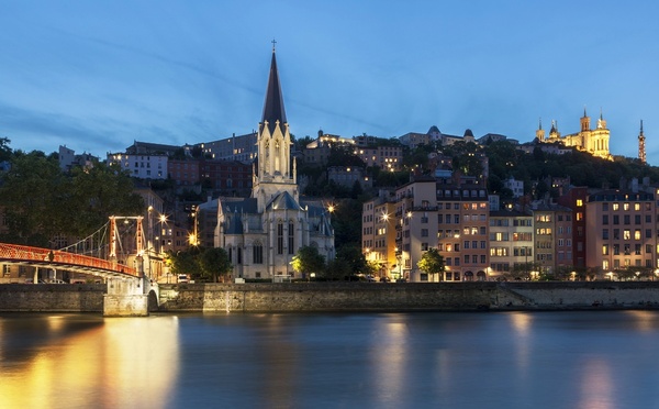Le bassin Rhône–Saône se distingue, avec des escales en hausse à Lyon (+4 %) et Avignon (+5 %) @Deposit-Photos.Com - Hornet83 