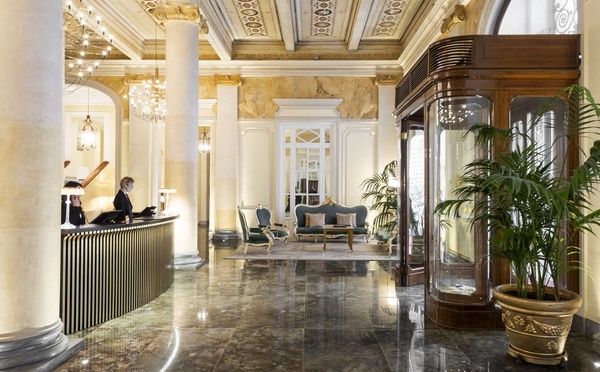 Le lobby du Grand Hôtel et Des Palmes impressionne par ses plafonds décorés et ses quatre colonnes en marbre - Photo : Benedetto Tarantino/Mangia's