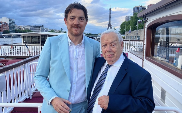 Jérôme Caro, directeur, et Michel Jouanot à qui il a racheté l'agence en 2004. (c).T.Beaurepère