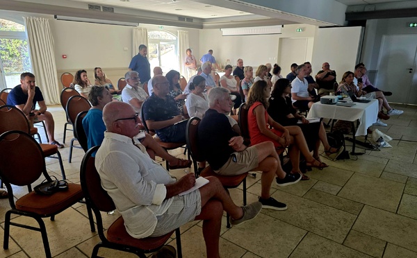 Les participants du séminaire EDV à Saint-Cyr-sur-Mer - Photo CE
