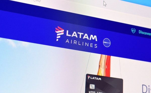 LATAM Airlines mise sur la connectivité - Depositphotos @Mehaniq