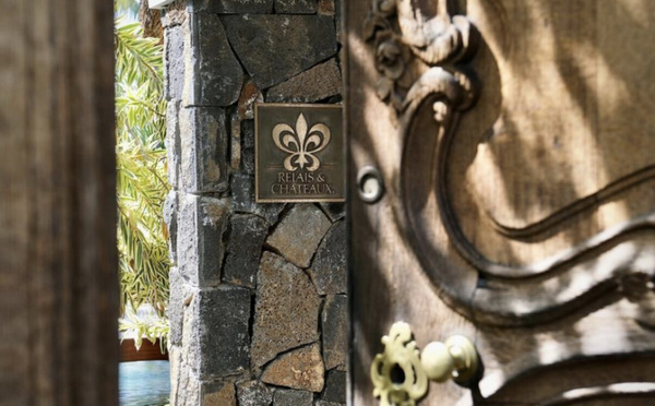 Créée en 1954, Relais & Châteaux est une association qui réunit un panel de 580 hôtels et restaurants indépendants dans le monde. @Relais&Chateaux