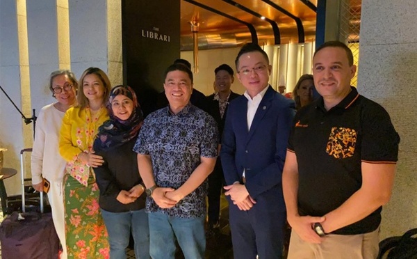 L’Office du Tourisme, SE L’Ambassadeur de La Malaisie en France, le Directeur de The Ruma Hotel à Kuala Lumpur et le Président Asian Trails. - Photo JLR