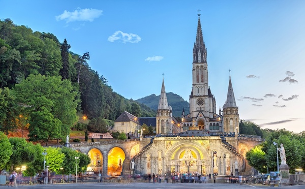 Le Sanctuaire de Lourdes a décidé de reprendre la main sur l’organisation des séjours de ses visiteurs - Depositphotos @bbsferrari