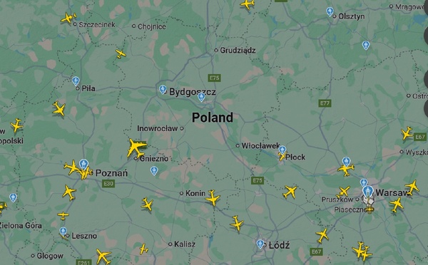 Guerre en Ukraine : la Pologne suspend le trafic de 4 aéroports  - Flightradar