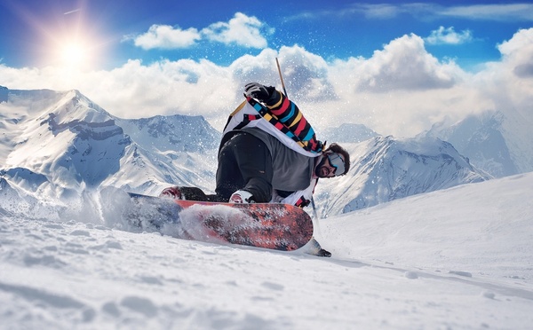 Vacances au ski : pour la saison 2025-2026, les réservations sont majoritairement portées par les 25-34 ans - DepositPhotos.com, guruxox