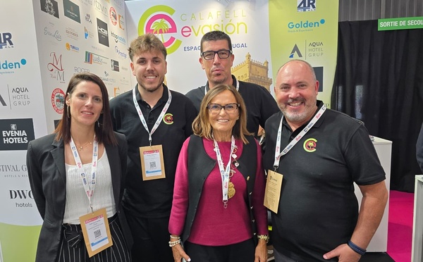 Les équipes de Calafell Evasión et de Promenade réunies sur le stand de Calafell Evasión à l'IFTM - Photo CE