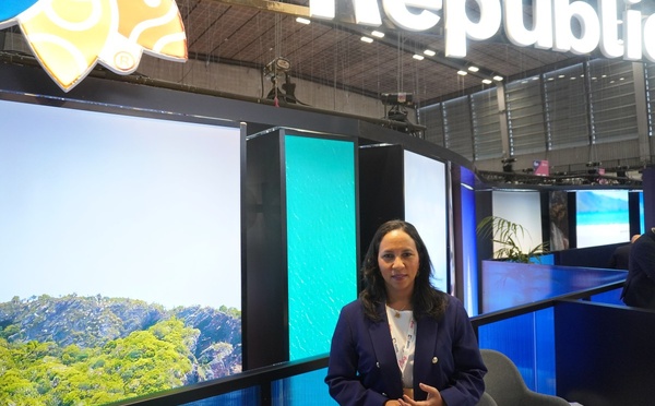 Sur le très imposant stand de son pays, à l’IFTM ce 24 septembre, Madame Jacqueline Mora, vice-ministre du Tourisme en République dominicaine. Photo : C.Hardin.   