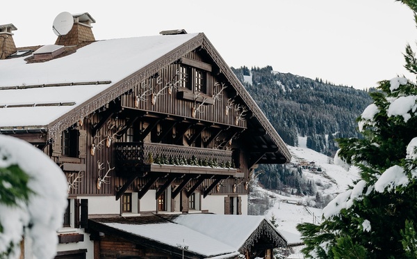 À Megève, les Chalets du Mont d’Arbois rouvriront le 19 décembre 2025 - Photo : Les Chalets du Mont d’Arbois