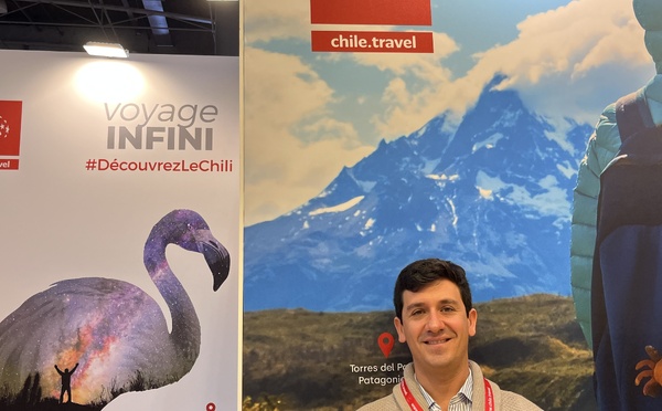 Cristóbal Muñoz, responsable du marché européen du Sernatur, sur le stand du Chili à l'IFTM (© PB)
