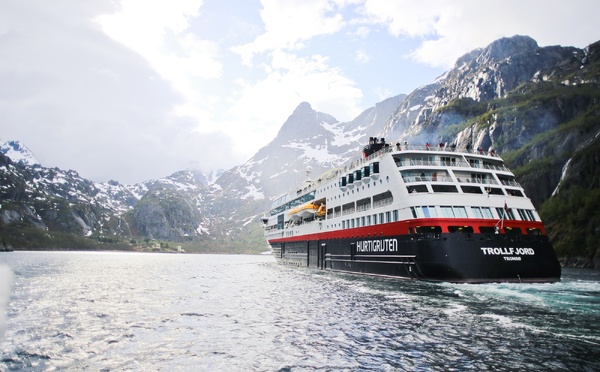 Le français est parlé à bord du MS Trollfjord qui assure la ligne du Spitzberg et la ligne du Cap Nord - Photo : Hurtigruten