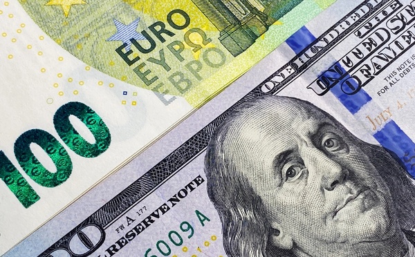 Sur le plan des devises, la paire euro/dollar reste orientée à la hausse avec un objectif autour de 1,20 d’ici la fin de l’année - Depositphotos.com, chekat