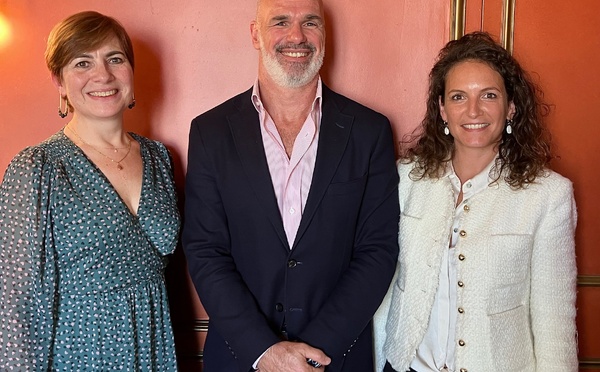 Alexandre Espitalier-Noël (DG), entouré de Isabelle Petit (production) et Clémentine Peries Joly (marketing). (c).T.Beaurepere
