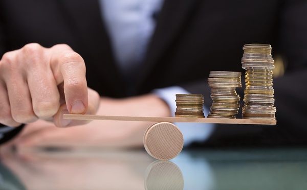 Serge Papin : "Tant qu’il n’y a pas de visibilité, les chefs d'entreprise freinent embauches et investissements, ce qui impacte directement le pouvoir d’achat" - Depositphotos.com, AndreyPopov