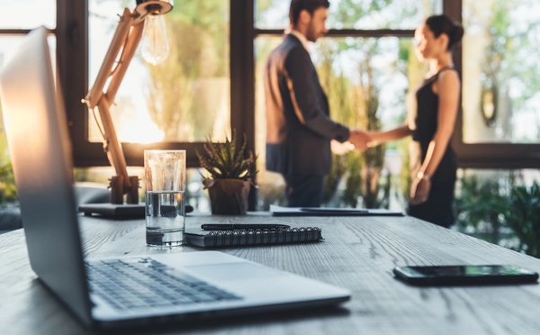 Mirai présente Sarai : l’IA qui promet de révolutionner la vente directe des hôtels - Depositphotos @DimaBaranow