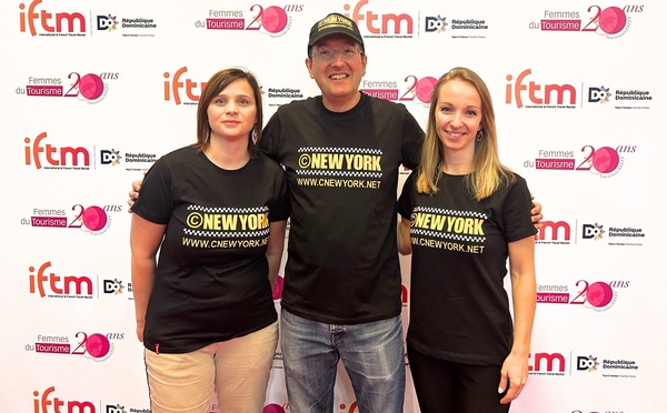 Didier Forray, fondateur de CNEWYORK, entouré de Katia (à gauche) et Gwendoline (à droite), les deux conseillères voyages du groupe - Photo : CNEWYORK