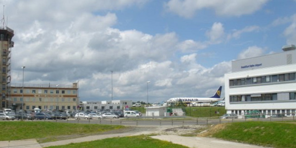 Allemagne : Amazon pourrait racheter l'aéroport de Francfort-Hahn