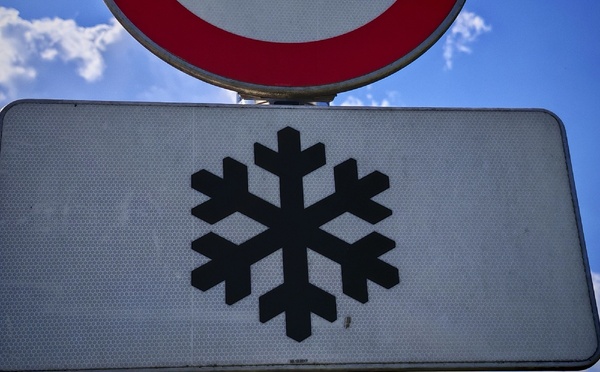Neige : 40% des vols annulés mercredi à Paris-CDG et 25% à Orly 