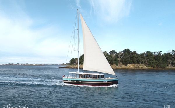 Golfe du Morbihan : une vedette hybride transporte des touristes