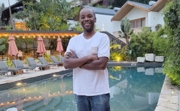 Roobens Fils : blogueur, auteur de "Noir et voyager" et fondateur de Dunia Travel