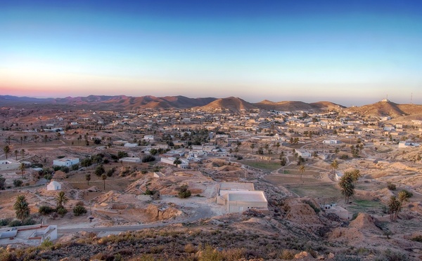 Voyage dans le Grand Sud Tunisien : entre dunes, troglodytes et magie des chotts