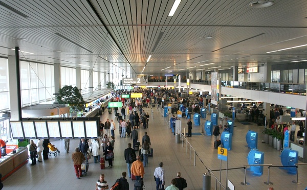 Entry/Exit System (EES) : les compagnies aériennes redoutent des "difficultés opérationnelles" pour l'été 2026