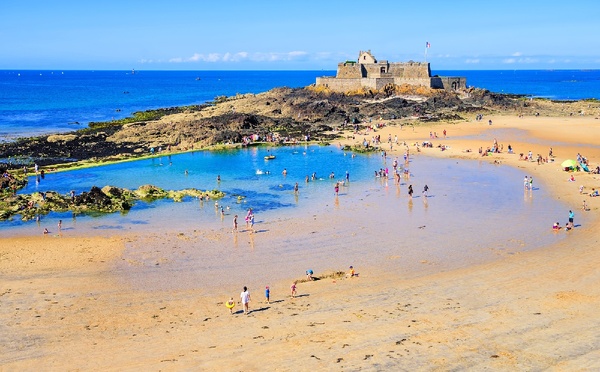 Vacances d'été : 61 % des Français prévoient de rester en France