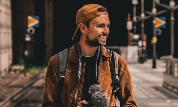 Selectour mise sur Bruno Maltor pour promouvoir l’Égypte