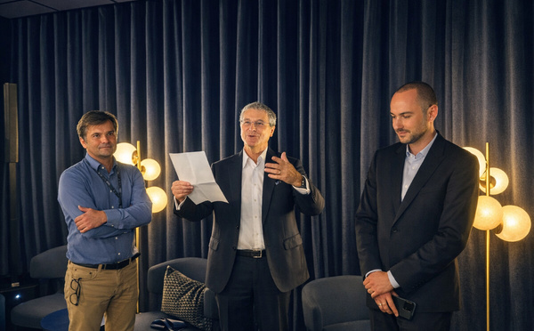 Corsair poursuit sa montée en gamme et ronge son frein